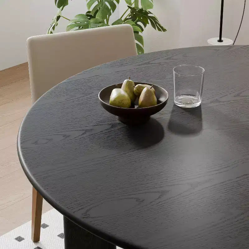 Table de salle à manger ronde moderne de 150 cm pour 6-8 personnes, plateau en bois dense et base stable, noir